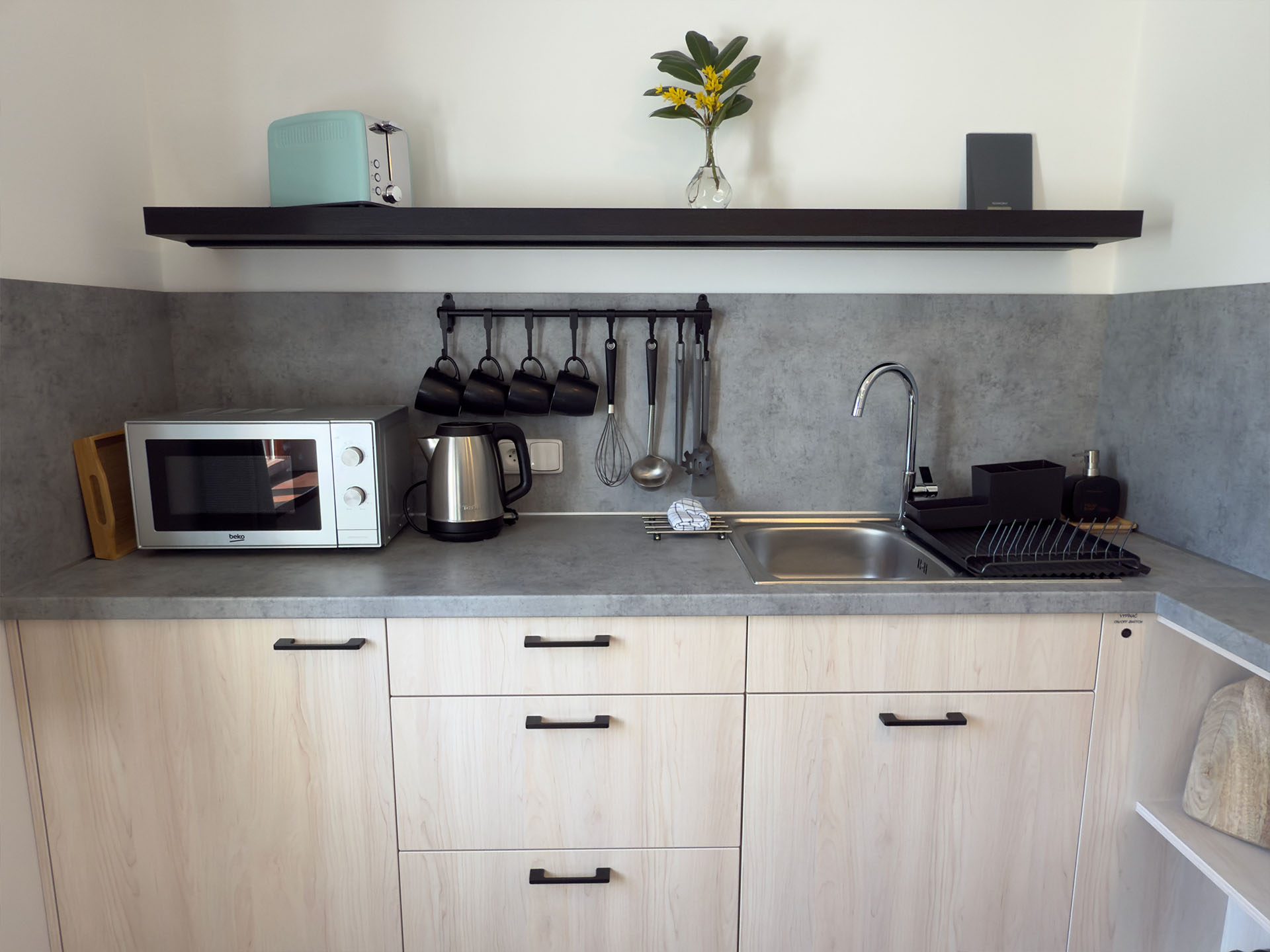 mlynár-humpolecky-kuchynka-detail-vybaveni